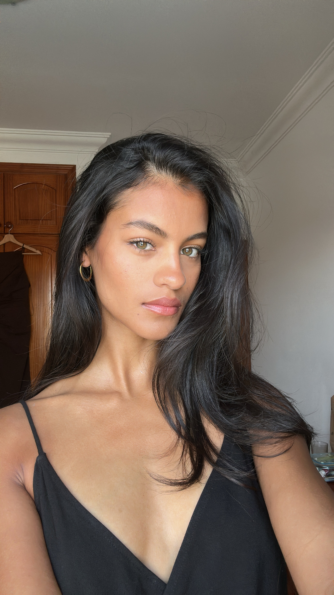 The Effortless Glow: My Go-To Makeup Routine
